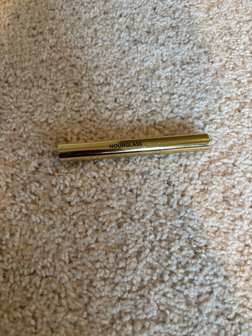 Hourglass ENTICE 145 phantom volumizing glossy lip balm